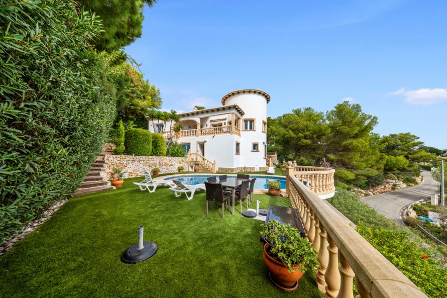 5 Bedrooms - — 32/39