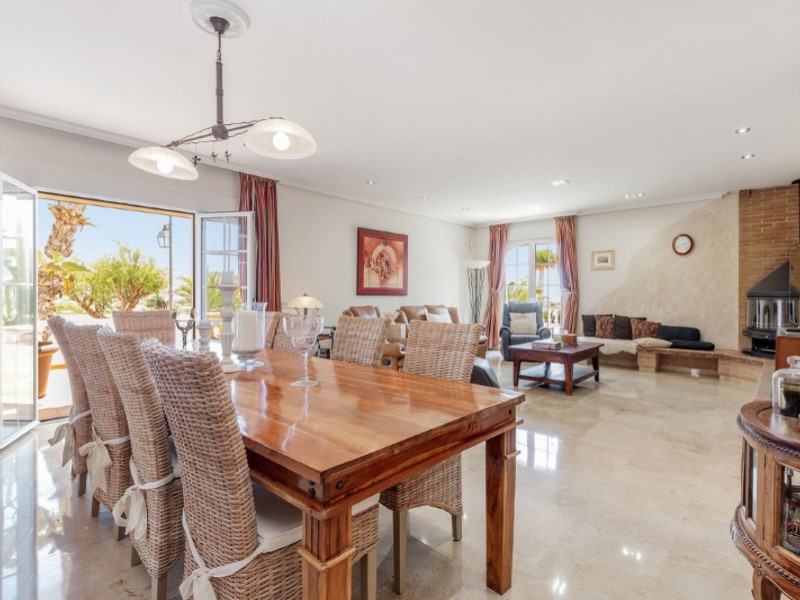 5 Bedrooms - Busot — 7/85