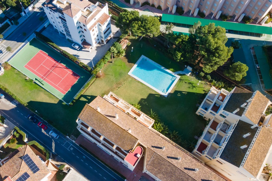 3 Bedrooms - — 20/22