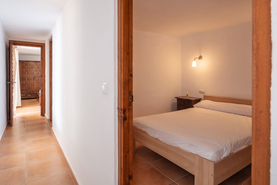 5 Bedrooms - — 19/34