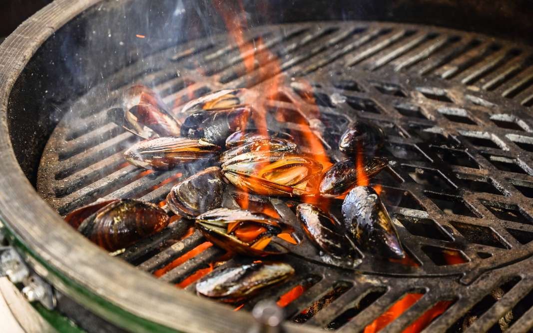Miesmuscheln aus dem Kamado