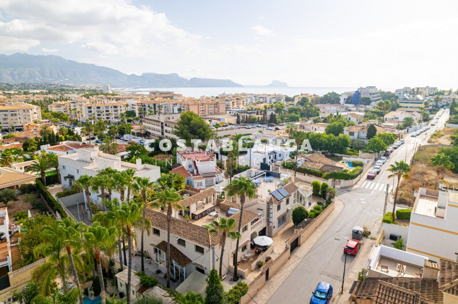 15 Dormitorios - Albir — 2/40
