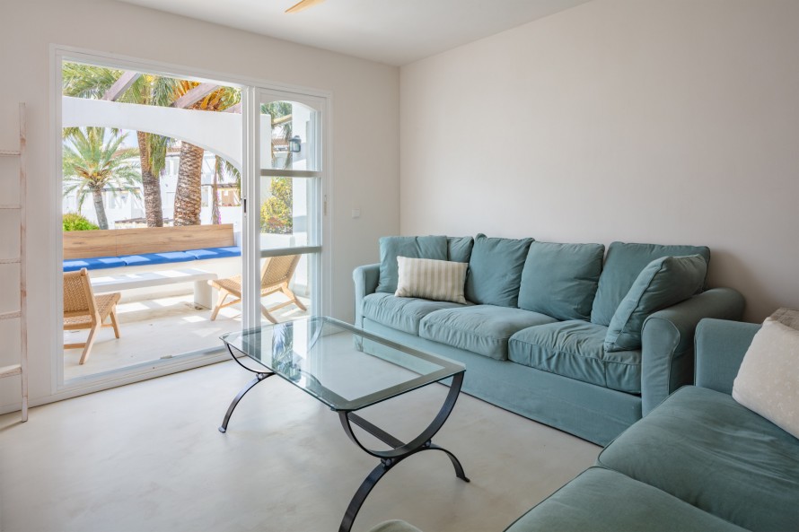 2 Bedrooms - — 2/36