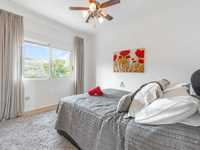 5 Bedrooms - El Campello — 29/76