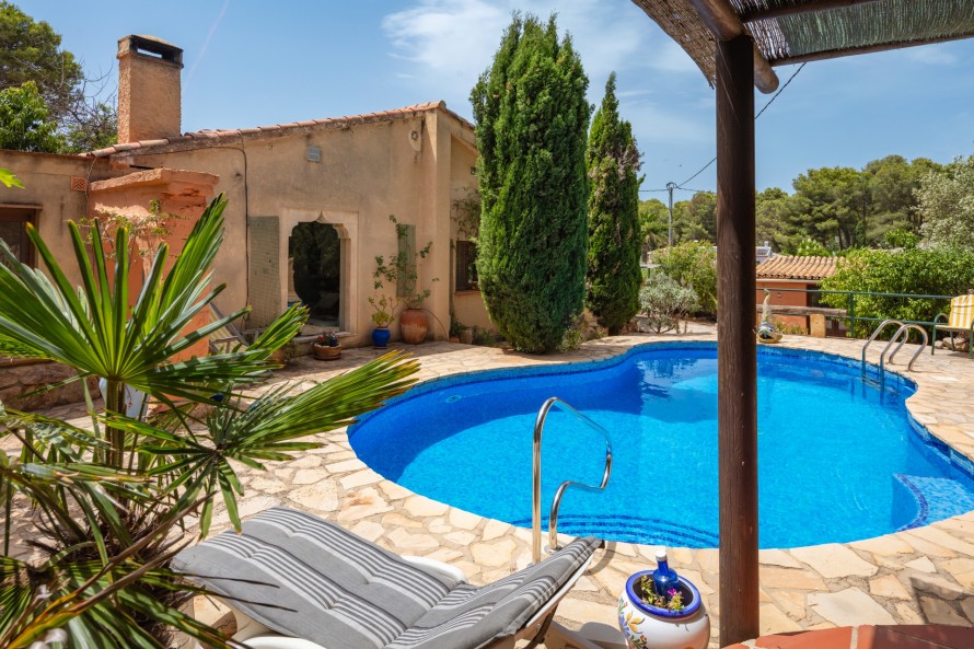 4 Bedrooms - — 18/36