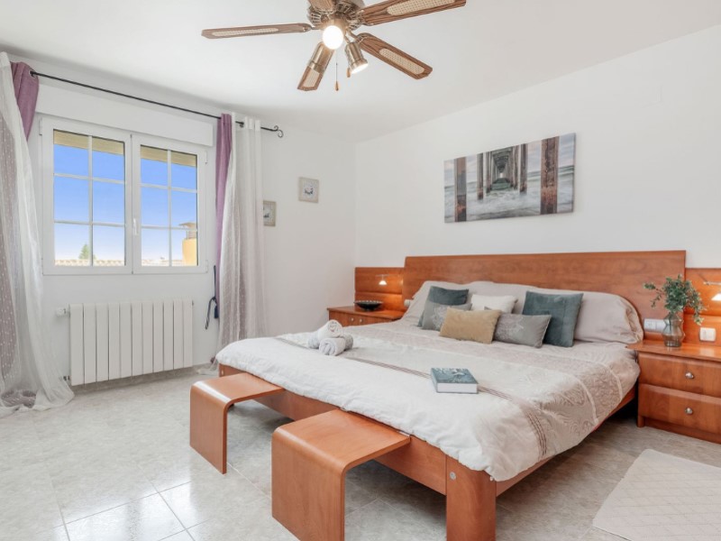 5 Bedrooms - Busot — 23/85