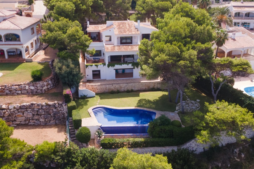 3 Bedrooms - — 44/47