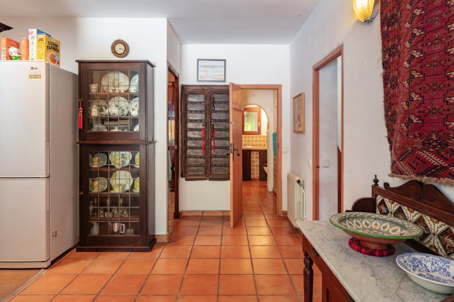 4 Bedrooms - — 8/36