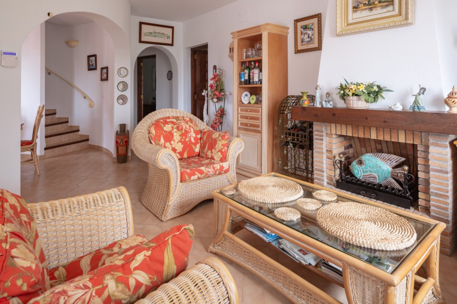 2 Chambres - — 7/37