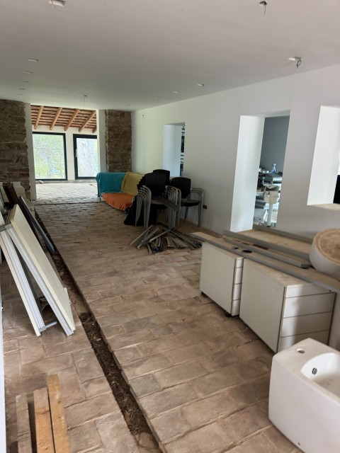 12 Bedrooms - — 42/50