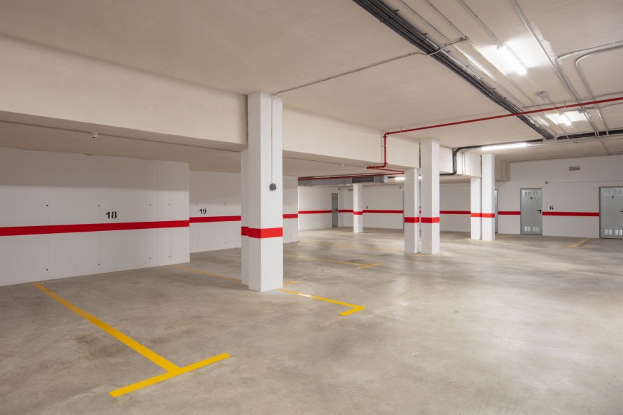 2 Bedrooms - — 22/24