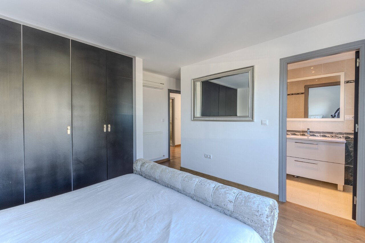 7 Bedrooms - Jávea — 37/50