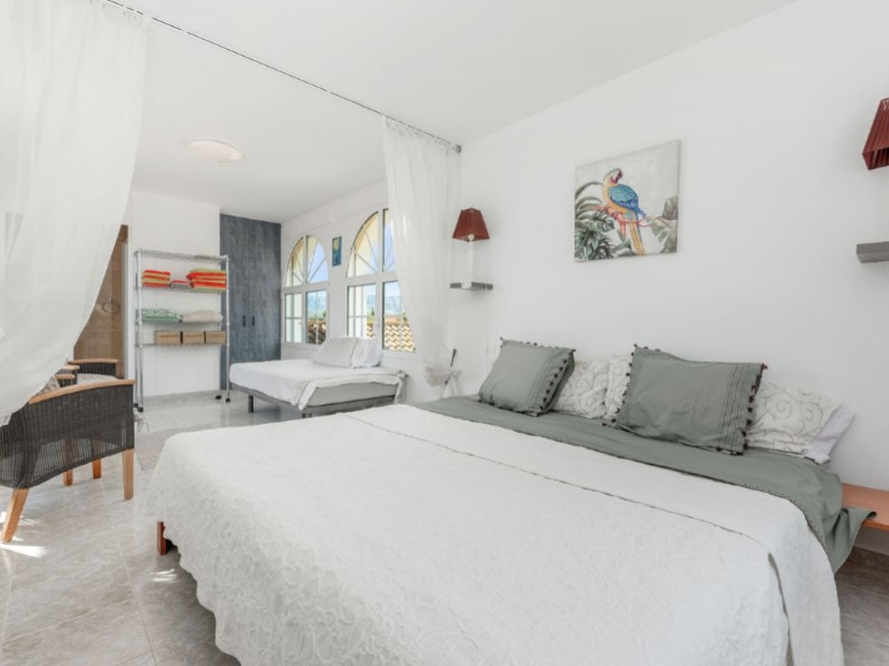 5 Bedrooms - Busot — 27/85