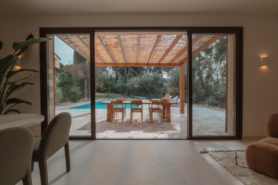 5 Bedrooms - — 4/48