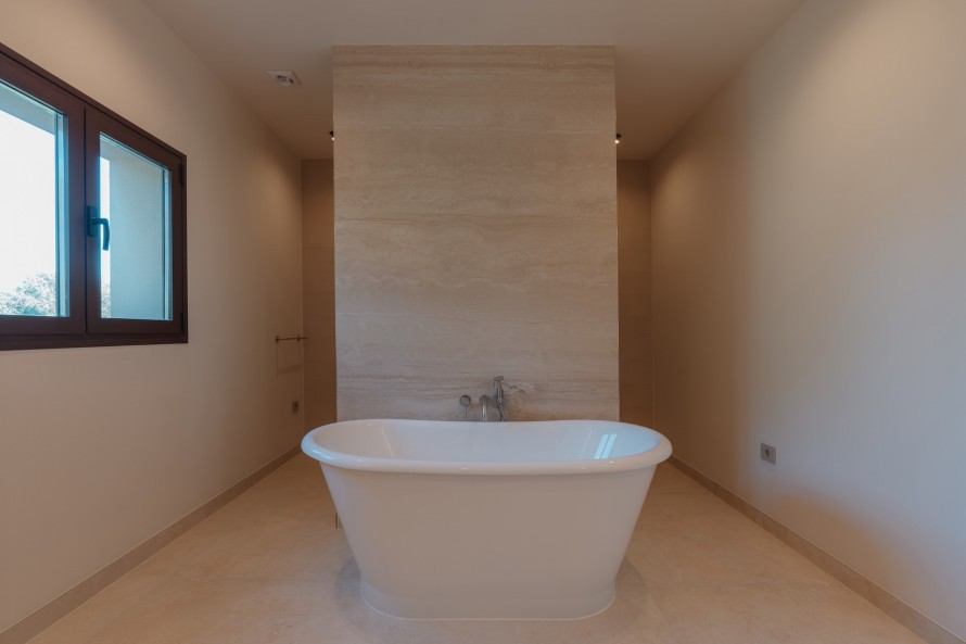 5 Bedrooms - — 23/48