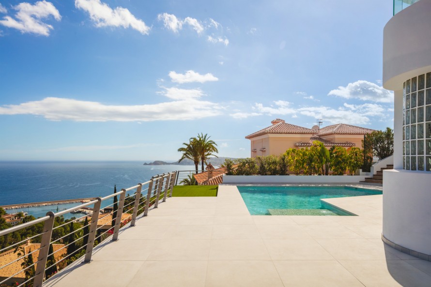 6 Bedrooms - — 22/31