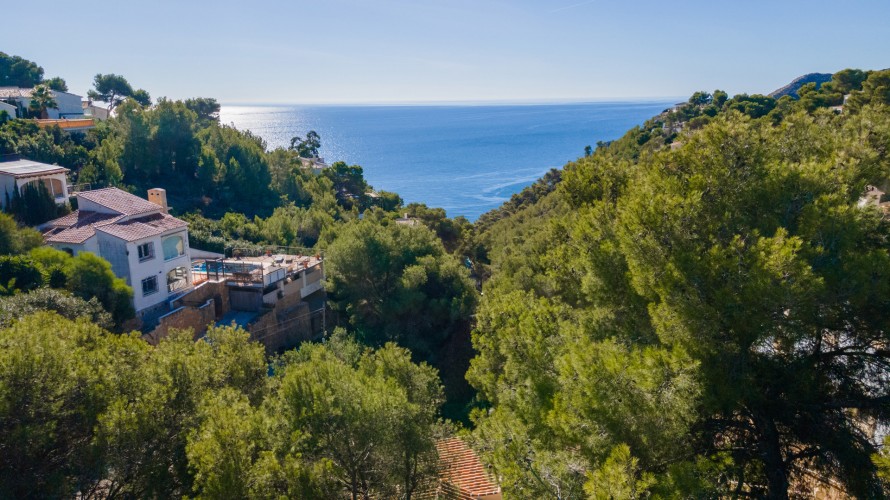 4 Bedrooms - — 3/17
