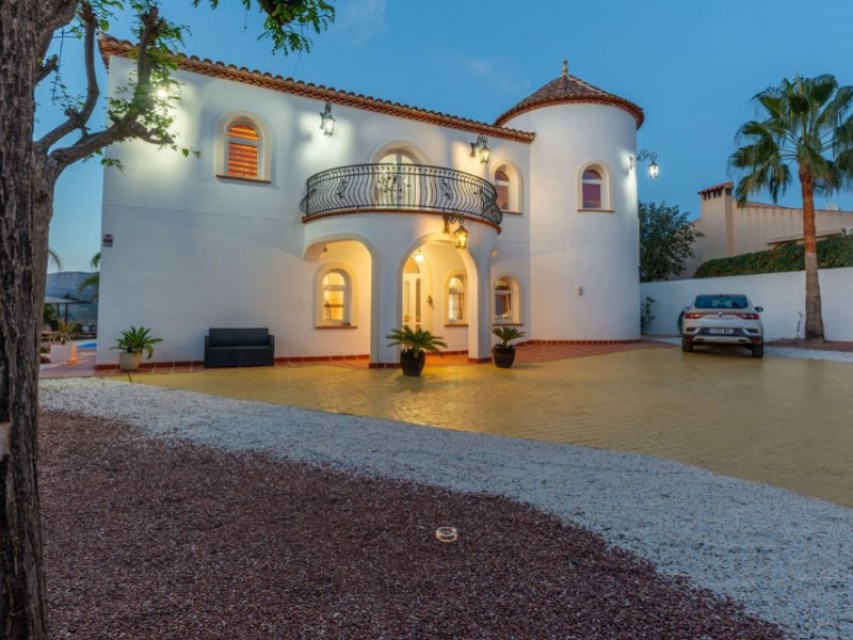 6 Bedrooms - Busot — 42/57