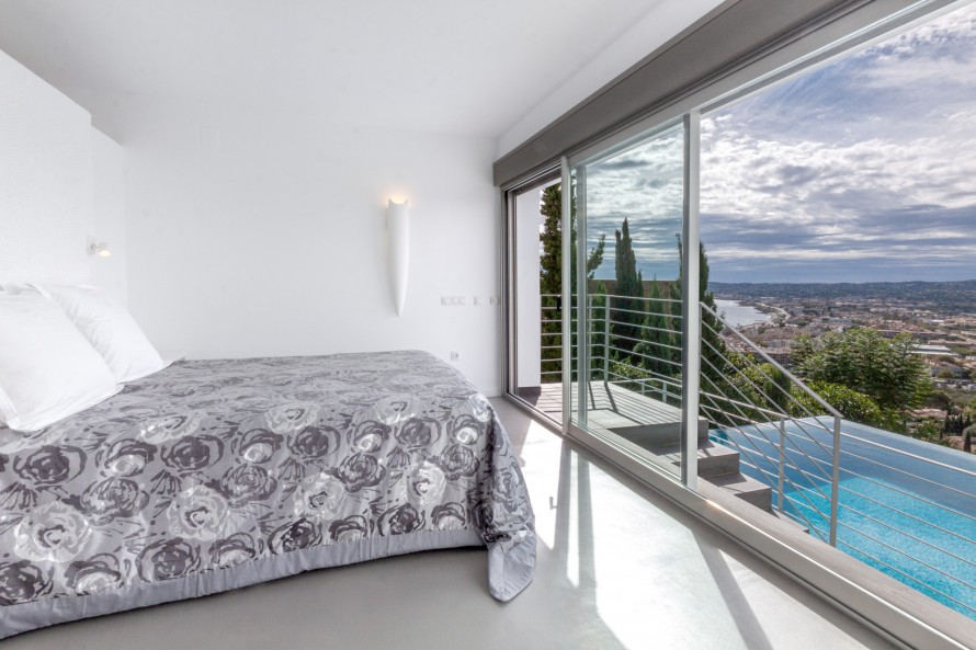 3 Bedrooms - — 12/26