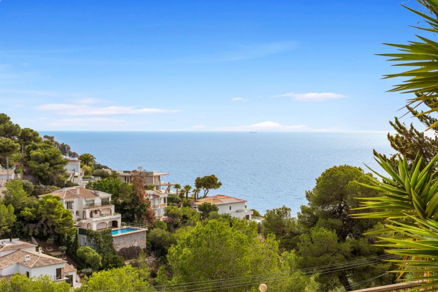 5 Bedrooms - — 6/39