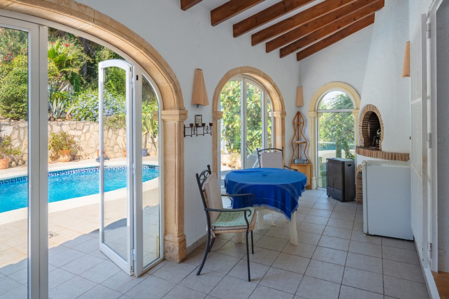 4 Bedrooms - — 6/33