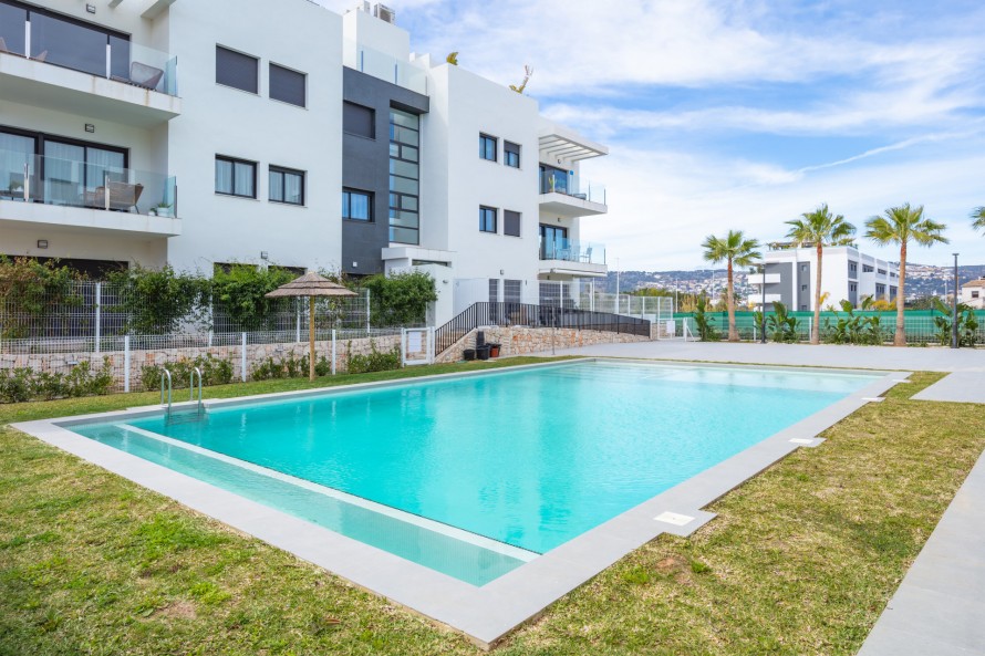 2 Bedrooms - — 21/24