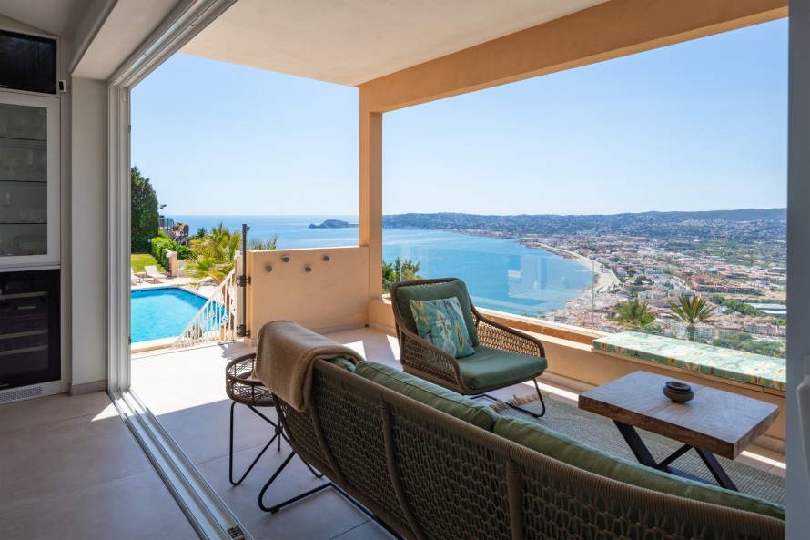 5 Bedrooms - — 6/50