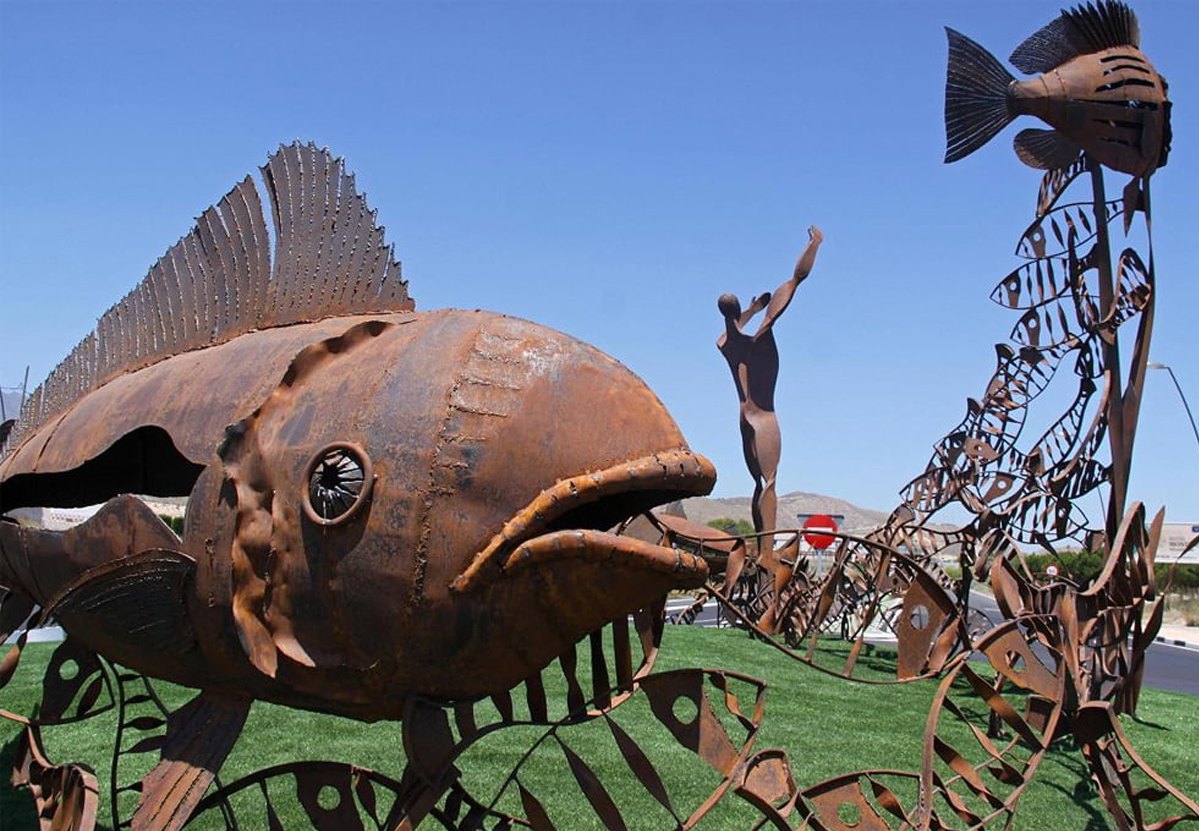 Skulptur von Toni Marí im Garten