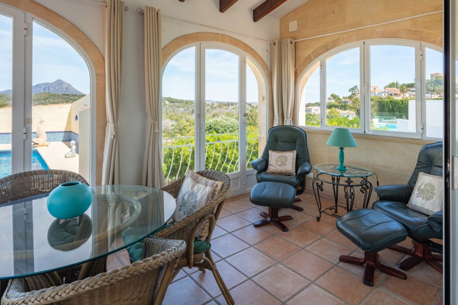 3 Bedrooms - — 10/40