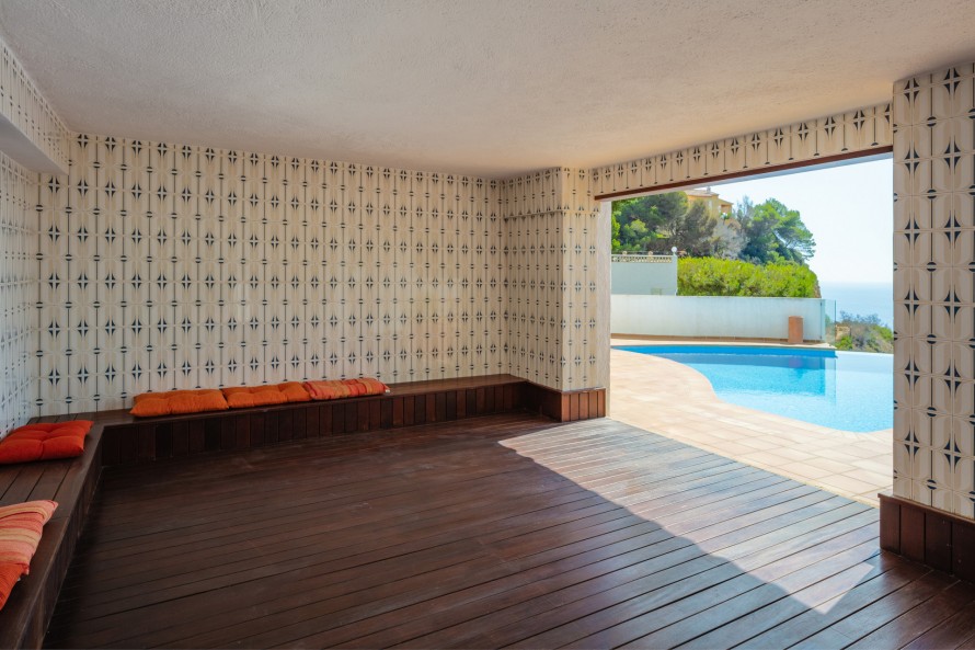5 Bedrooms - — 11/34