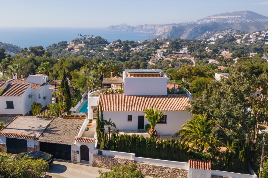 4 Bedrooms - — 47/50