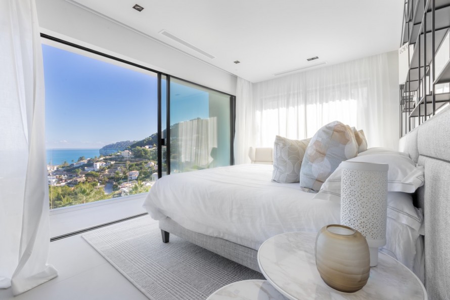 4 Bedrooms - — 11/13