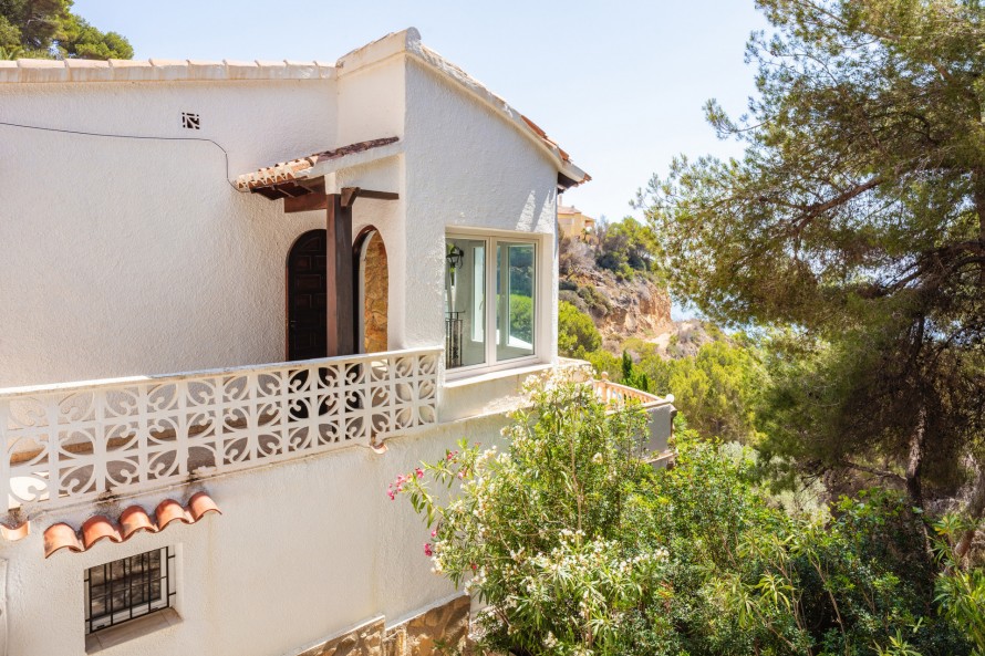 5 Bedrooms - — 27/34