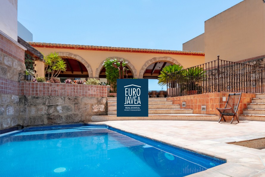 5 Bedrooms -