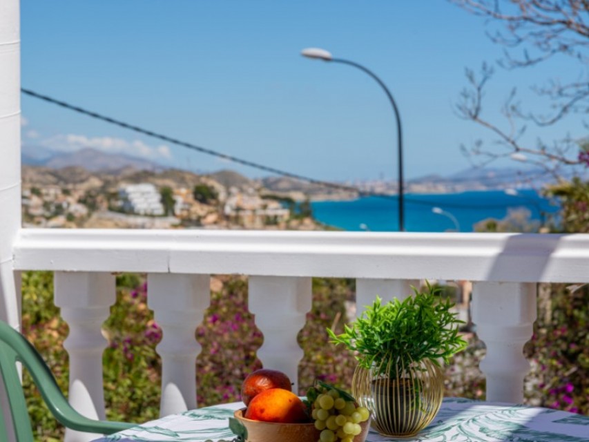 4 Bedrooms - El Campello — 1/48