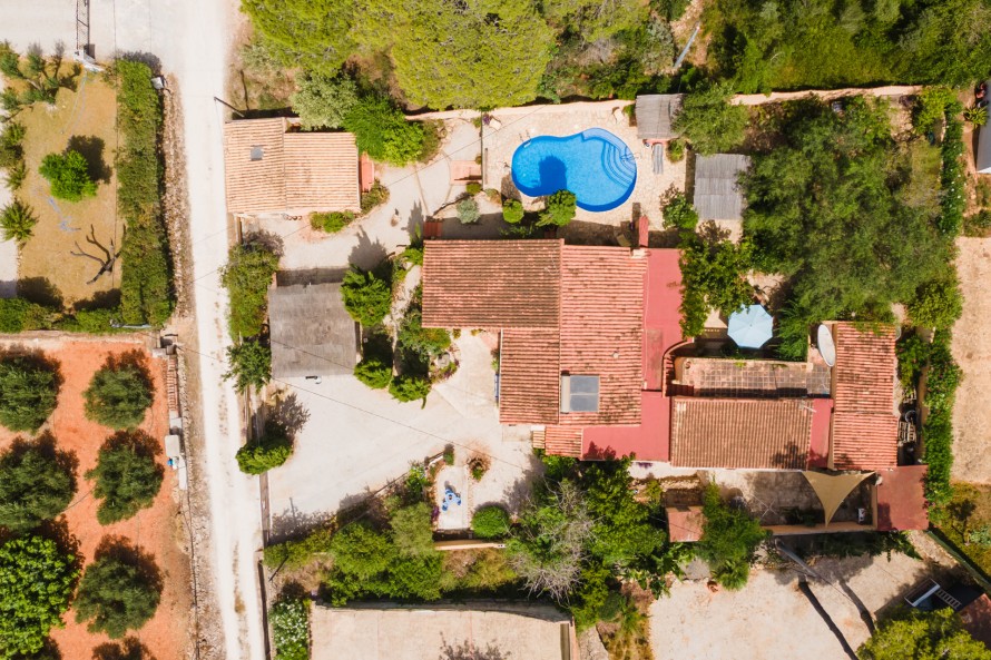 4 Bedrooms - — 30/36