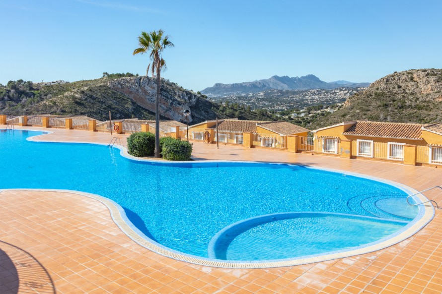 2 Bedrooms - — 23/30