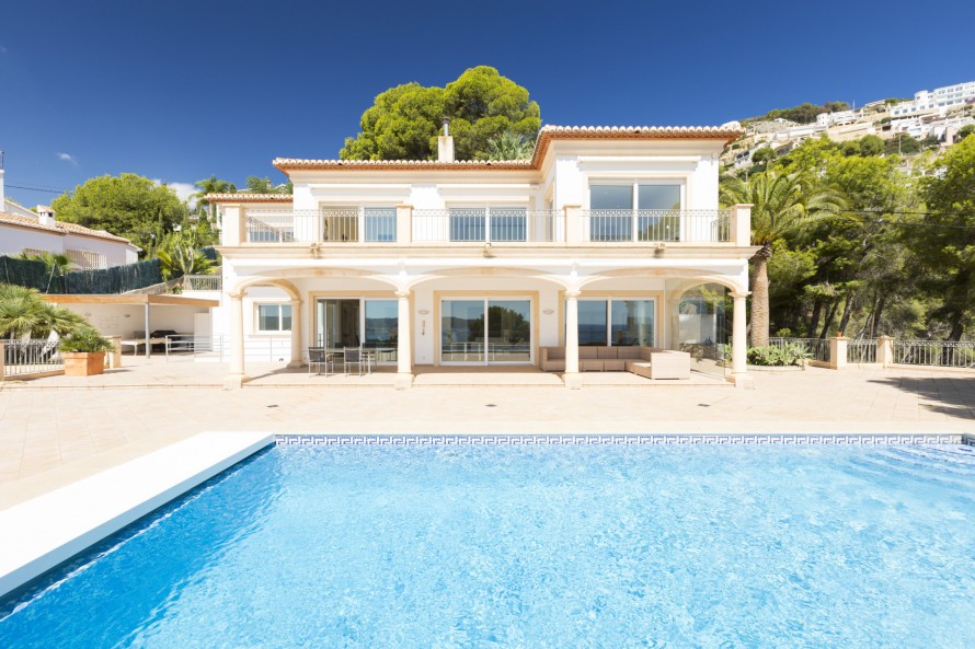 7 Bedrooms - — 6/29