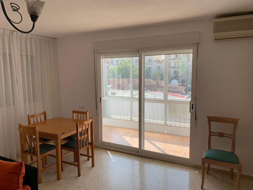 4 Bedrooms - — 4/20