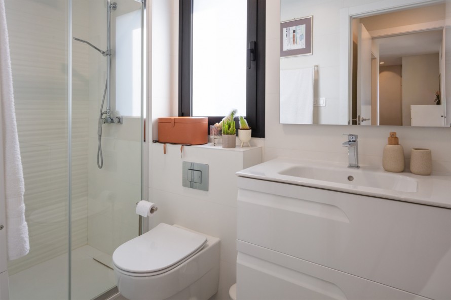 2 Bedrooms - — 13/23