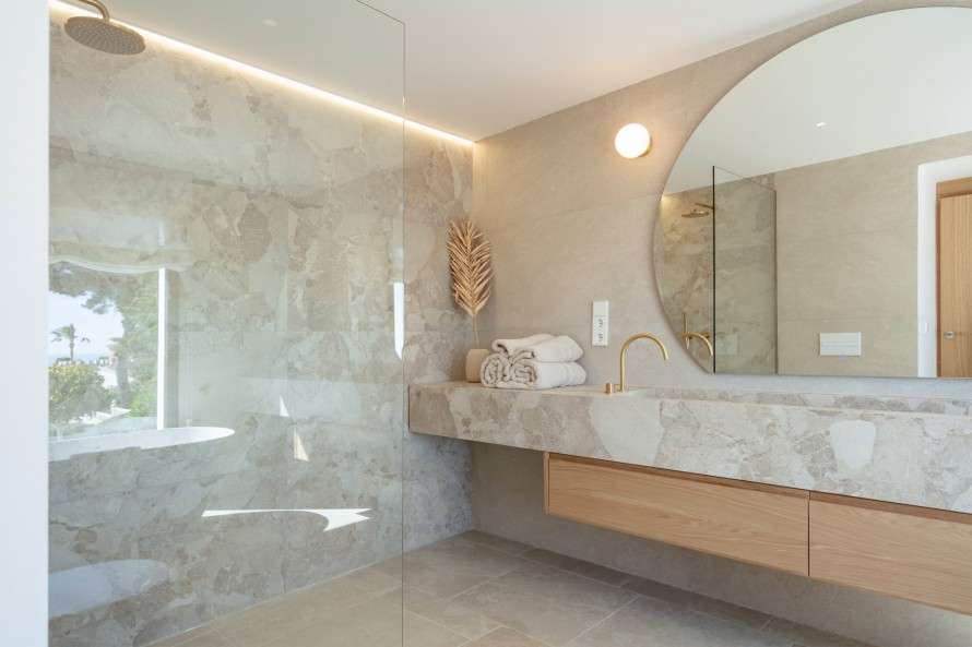 4 Bedrooms - — 23/50