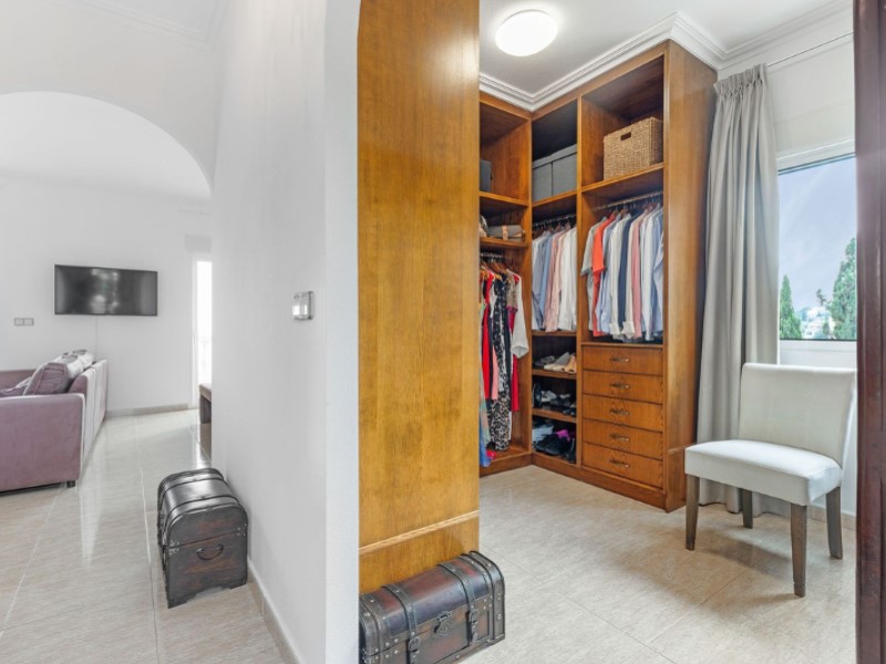 5 Bedrooms - El Campello — 25/76