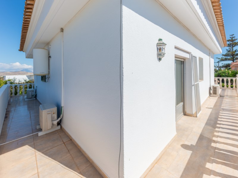 5 Bedrooms - Sant Joan d'Alacant — 61/63