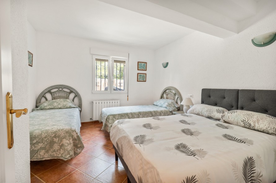 5 Bedrooms - — 23/39