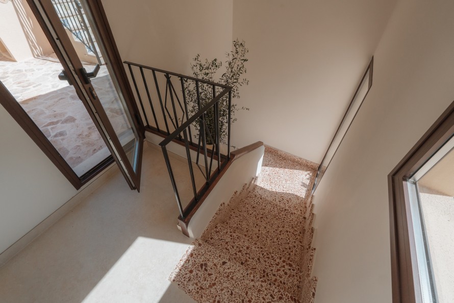 5 Bedrooms - — 18/48