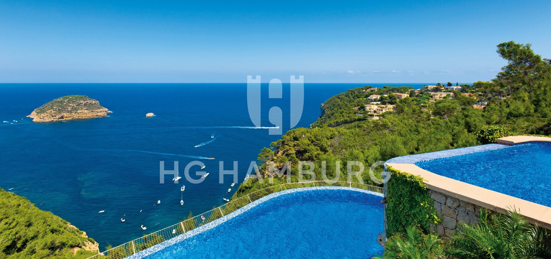 Two-level infinity pool on the cliff, facing Portitxol island, at a frontline property in Jávea (HG Hamburg advertisement, issue 311)