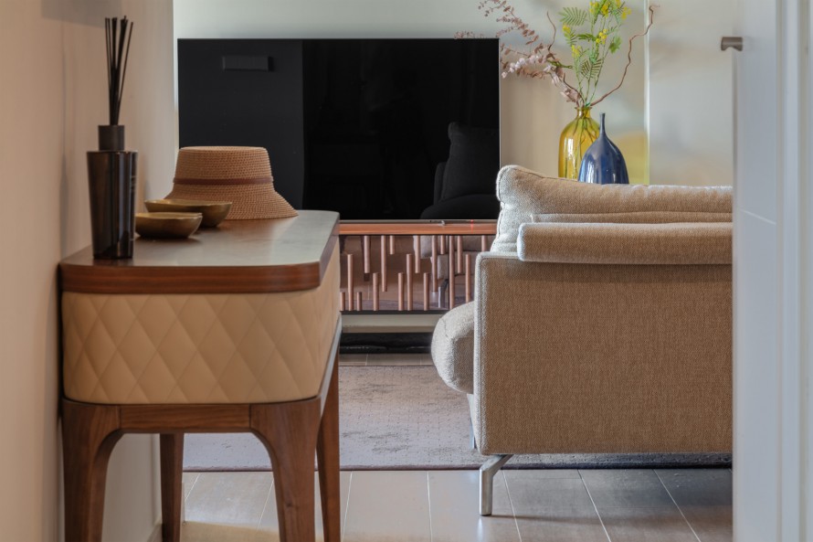 2 Bedrooms - — 4/37