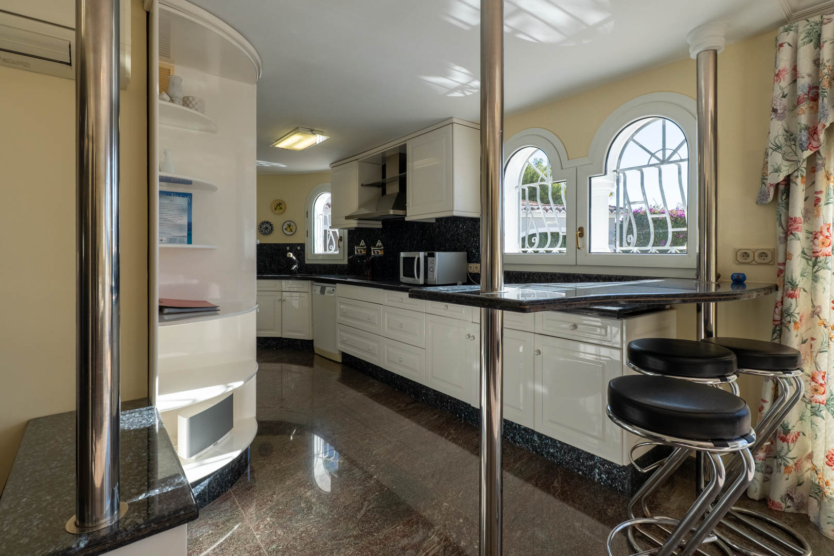 5 Bedrooms - Benissa — 48/50
