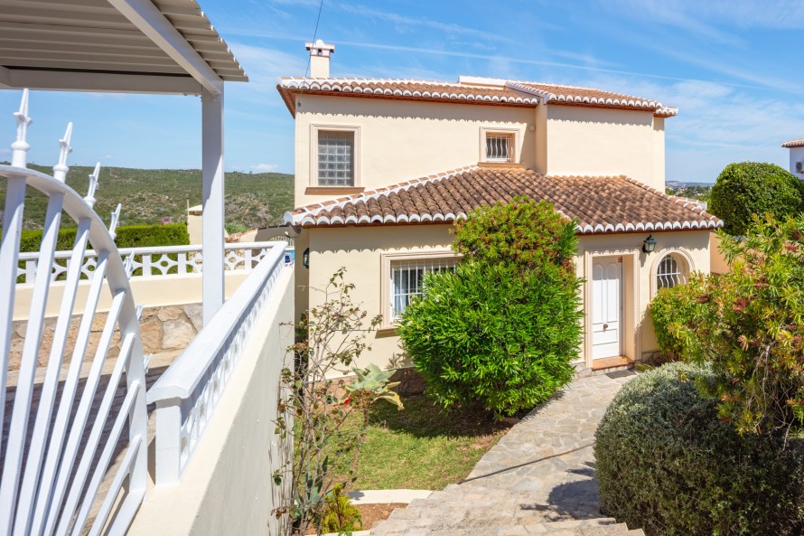 3 Bedrooms - — 26/40