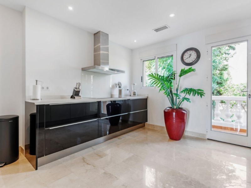 5 Bedrooms - El Campello — 12/76